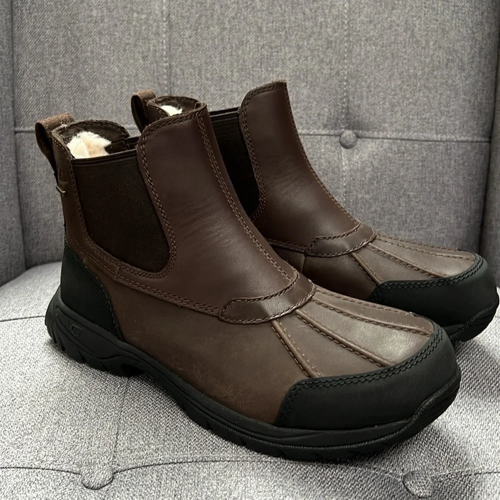 UGG MEN'S BUTTE CHELSEA BOOTS size 7/8